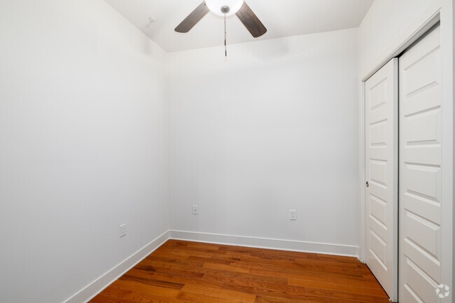 1BR, 1BA - 740SF - Bonus Room