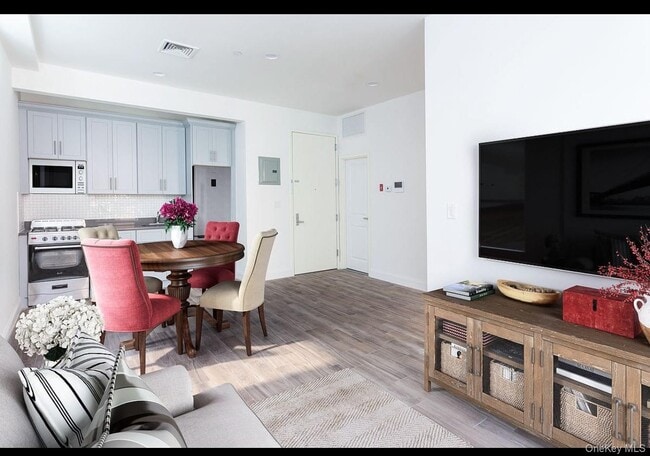 Photo - 1062 Clay Ave Unit 2B