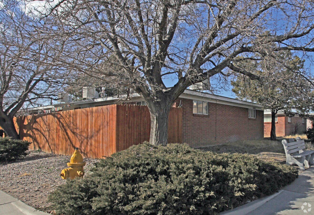 Photo - 819-835 Louisiana Blvd SE