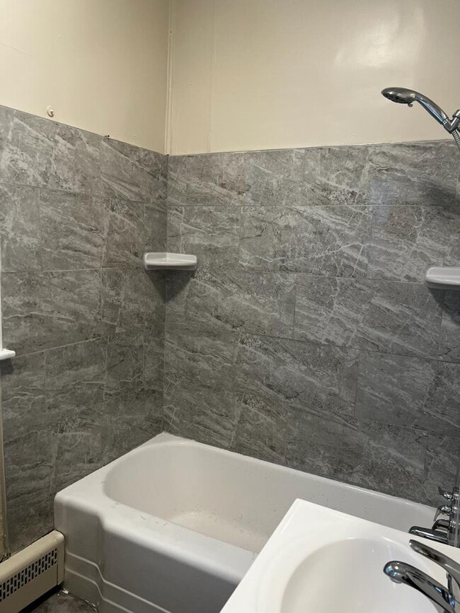 Building Photo - 629 N Jefferson St