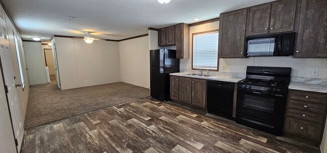 Building Photo - 248 Magnolia Pl