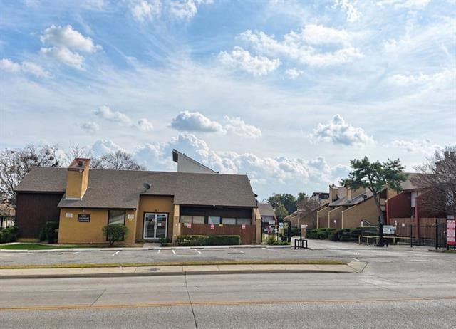 Building Photo - 7152 Fair Oaks Ave Unit 2087