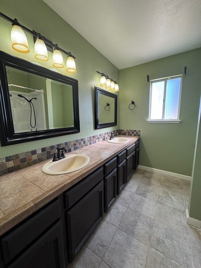 Photo - 3 Bed, 3 Bath Country Home with Pool