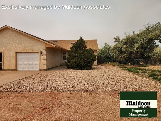 Building Photo - Nice Pueblo West Duplex ready now!