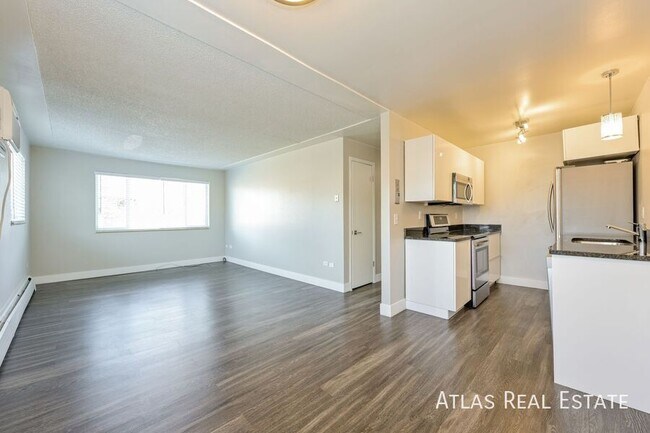 Photo - 3150 N Harlan St Unidad 08