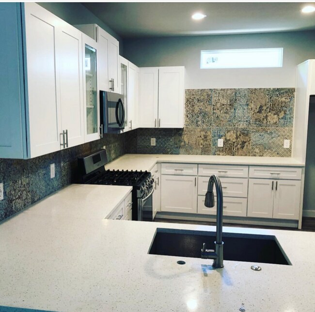 Photo - 414 Avenue E