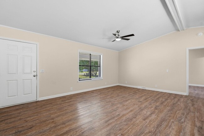 Photo - 118 Hope Ln