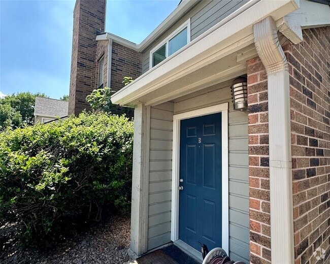 Building Photo - 2018 W Rundberg Ln Unit 5B Rental