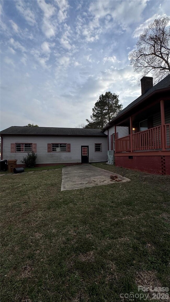 Photo - 181 McGill Ave NW