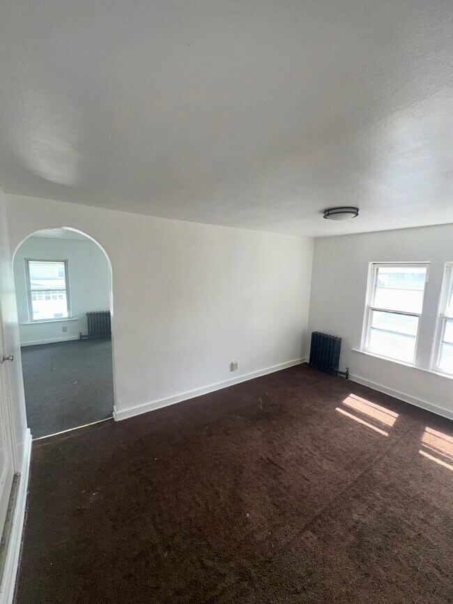 12 Lincoln Ave Unit 2nd Floor Left