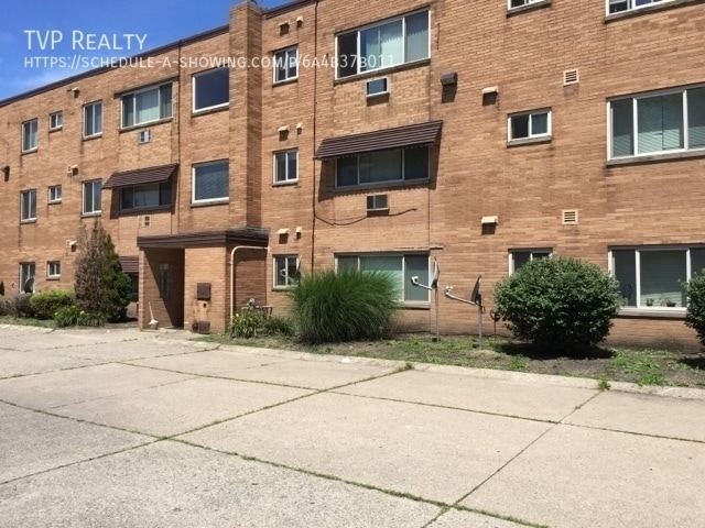 Building Photo - 3 E Erie Ave