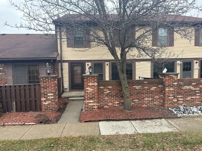 Building Photo - "2-Bed Condo Retreat in Clinton Township – Cozy Comfort Awaits!" Unit #125