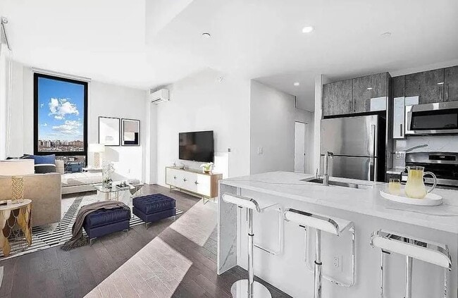 Building Photo - 1 bedroom in JACKSON HEIGHTS NY 11372 Unit 303B