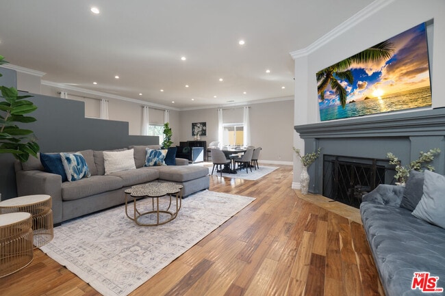 Building Photo - 5181 Densmore Ave