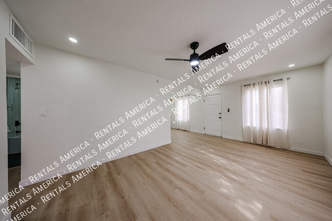 Photo - 2047 E Virginia Ave