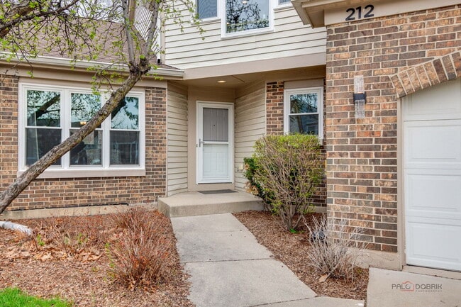 Photo - 212 Willow Pkwy