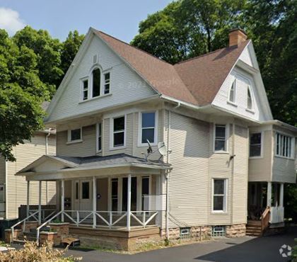 Building Photo - 1548 Saint Paul St Unit #2- Upper Rental