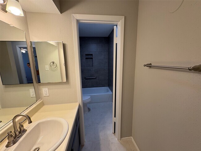 Photo - 312 S Poplar St Unit 4