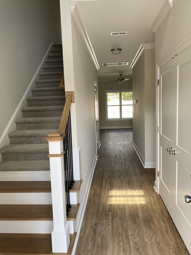 Photo - 705 Henry Ln