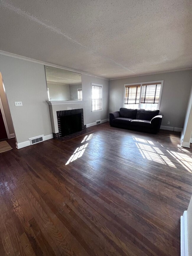 Photo - AVAILABLE JUNE 1ST: 4 bedroom 2 bathroom home!