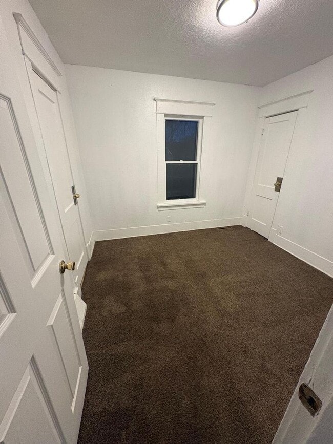 Photo - 1222 E 4th St