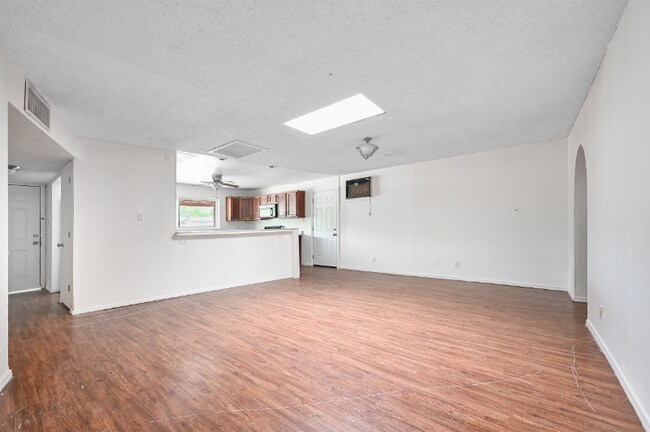 Photo - 3233 N El Tovar Ave