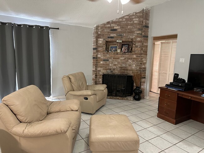 Photo - 25119 Thrushwood Ln