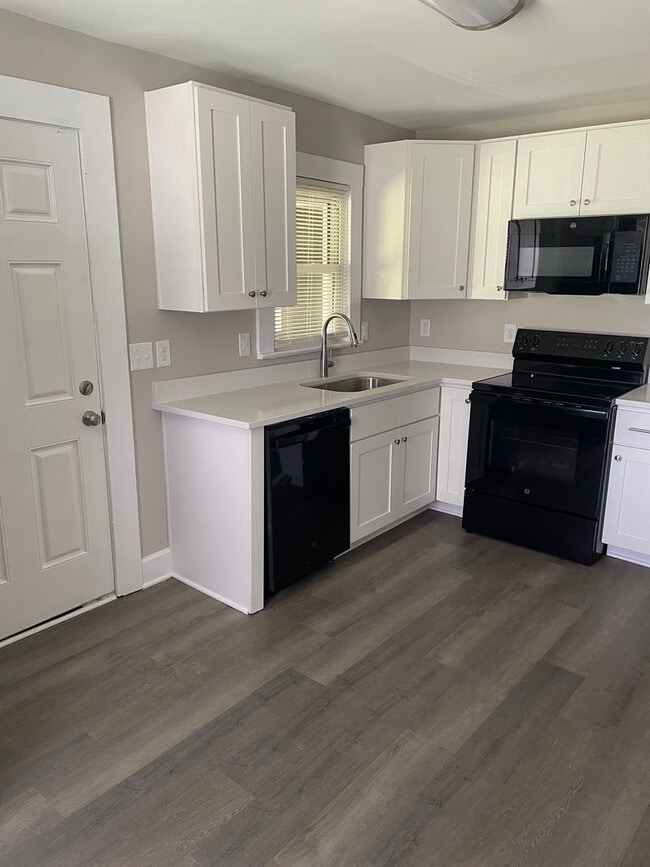 Photo - 4943 Doris St