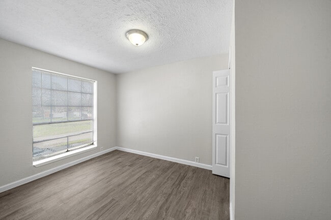 Photo - Rose Garden Apartments