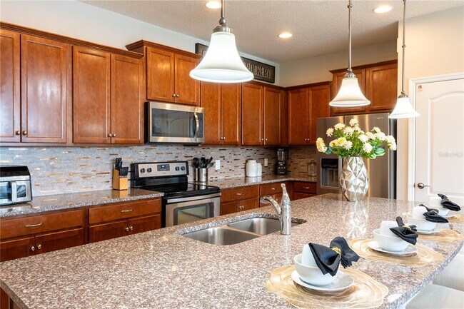 8894 Geneve Ct