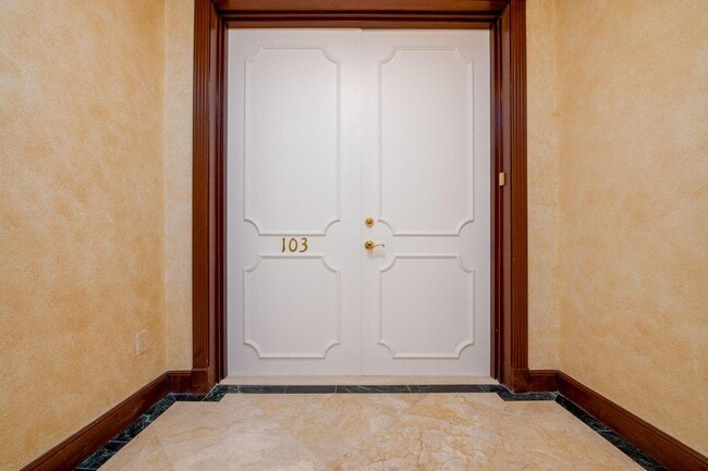 Photo - 1228 Hillsboro Mile Unit 103