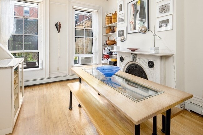 Building Photo - 36 Upton St Unit 2A