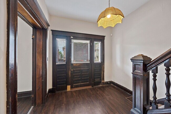 Photo - 2353 Stratford Ave