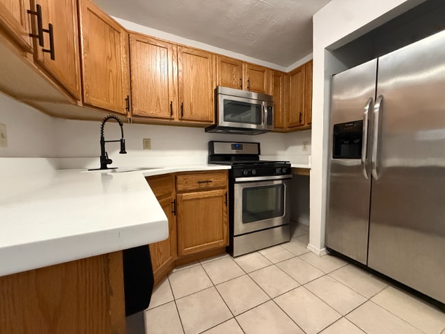 Photo - 110 W Hamburg St