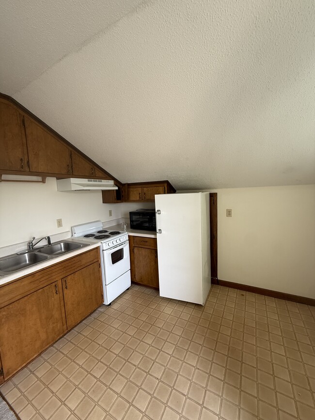 Photo - 839B Sanford Rd