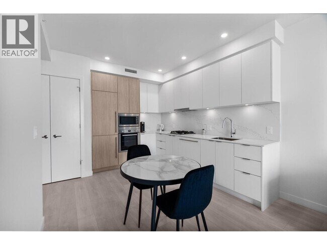 537 Cottonwood Ave Unit 3706