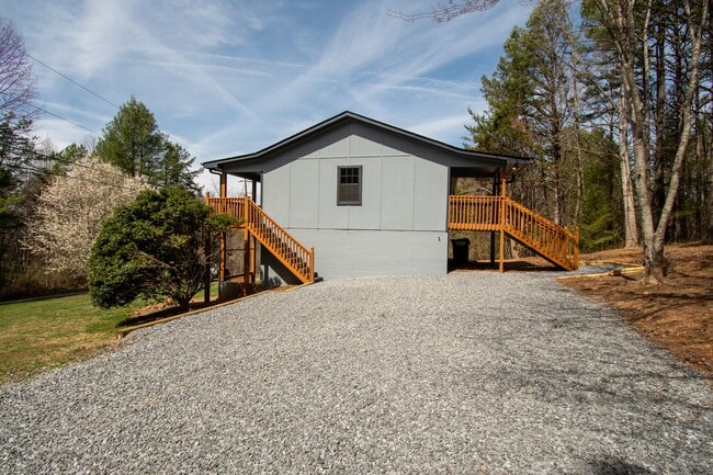 Photo - 2680-A River Heights Rd