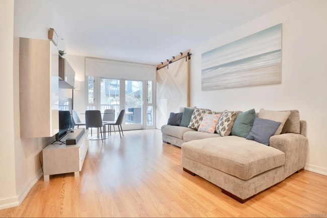 Photo - 530 K St Unidad 211