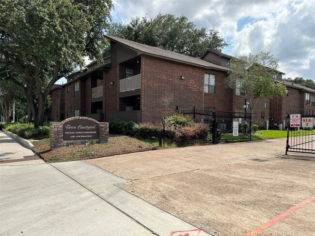 Building Photo - 3150 Walnut Bend Ln Unit 609 Rental