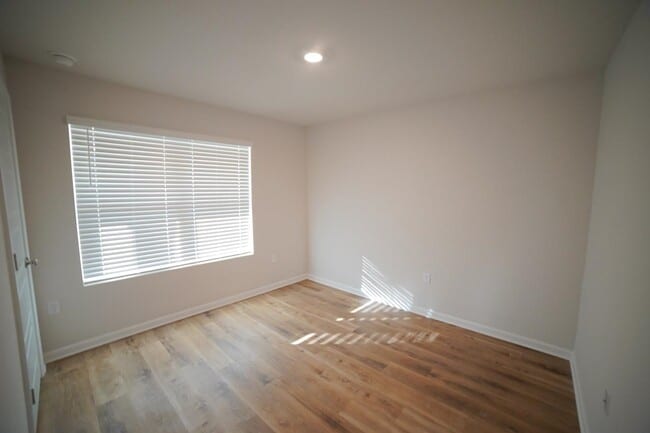 Photo - 4053 Brownstone Wy