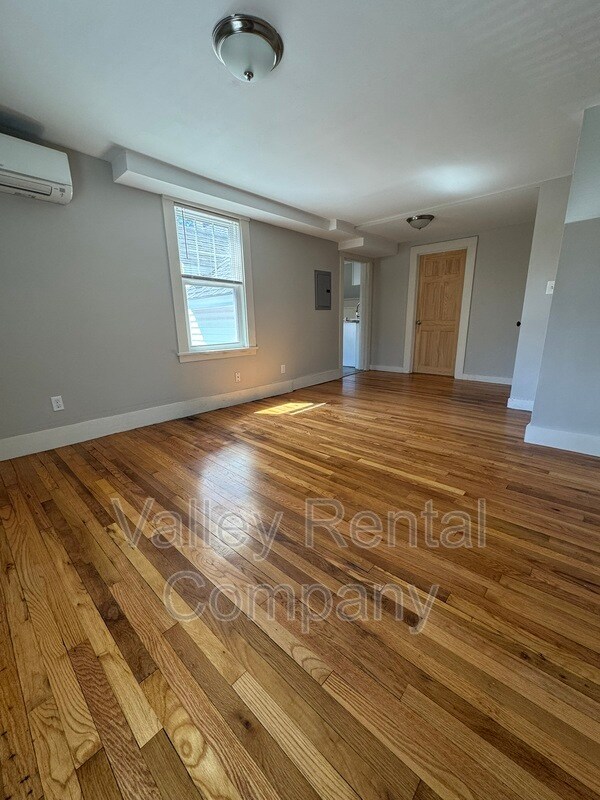 Photo - 39 Middle St