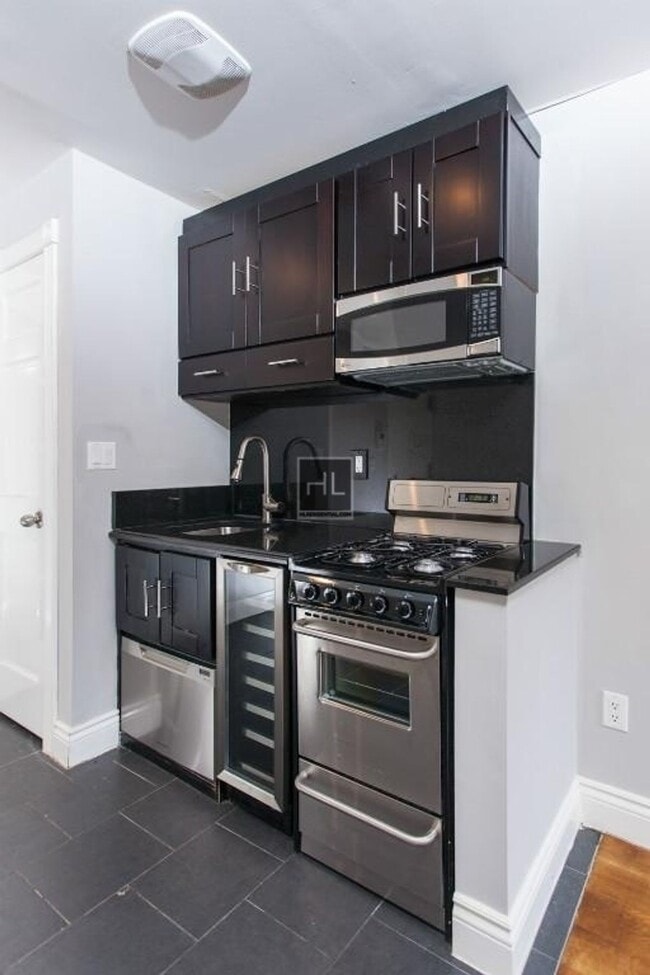 Building Photo - East 5th Street