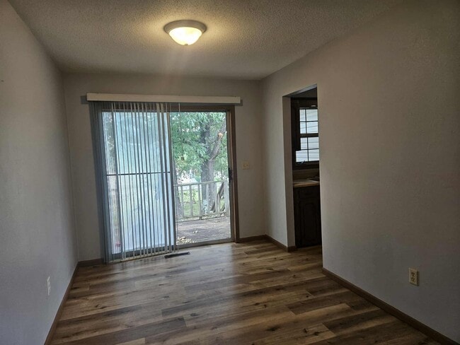 Photo - 403 Country Villa Ln