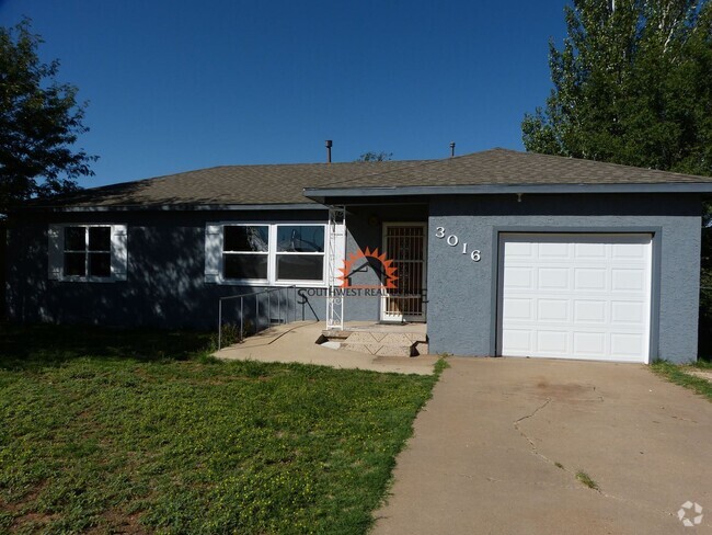Building Photo - Nicely updated 2 bedroom 1 bathroom home.