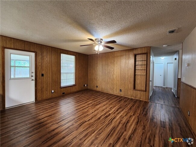 Building Photo - 1480 W Klein Rd Rental