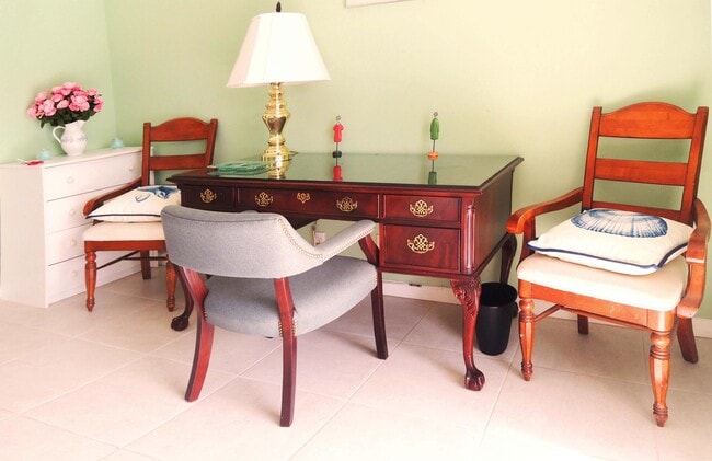 Photo - 135 Salisbury E Unit 135