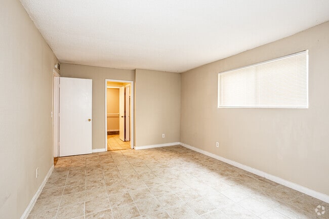 3BR, 2BA - 1300 SF - L & A Conquistador Apartments