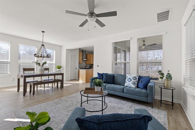 Photo - 1716 Adina St