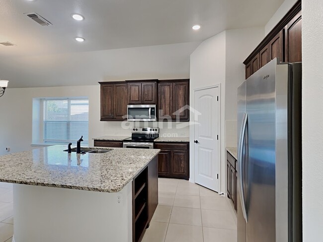 Photo - 215 Buckskin Dr