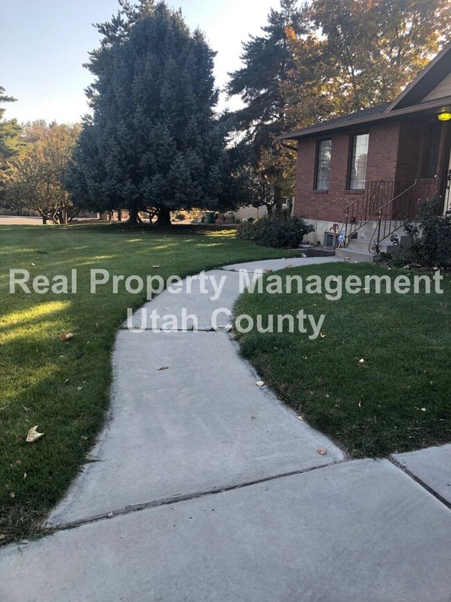 Building Photo - Spacious Lehi Home